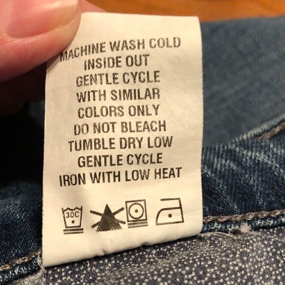 Anthropologie Level 99 button fly, 5-pocket style jeans with raw edge hem. - Picture 12 of 13